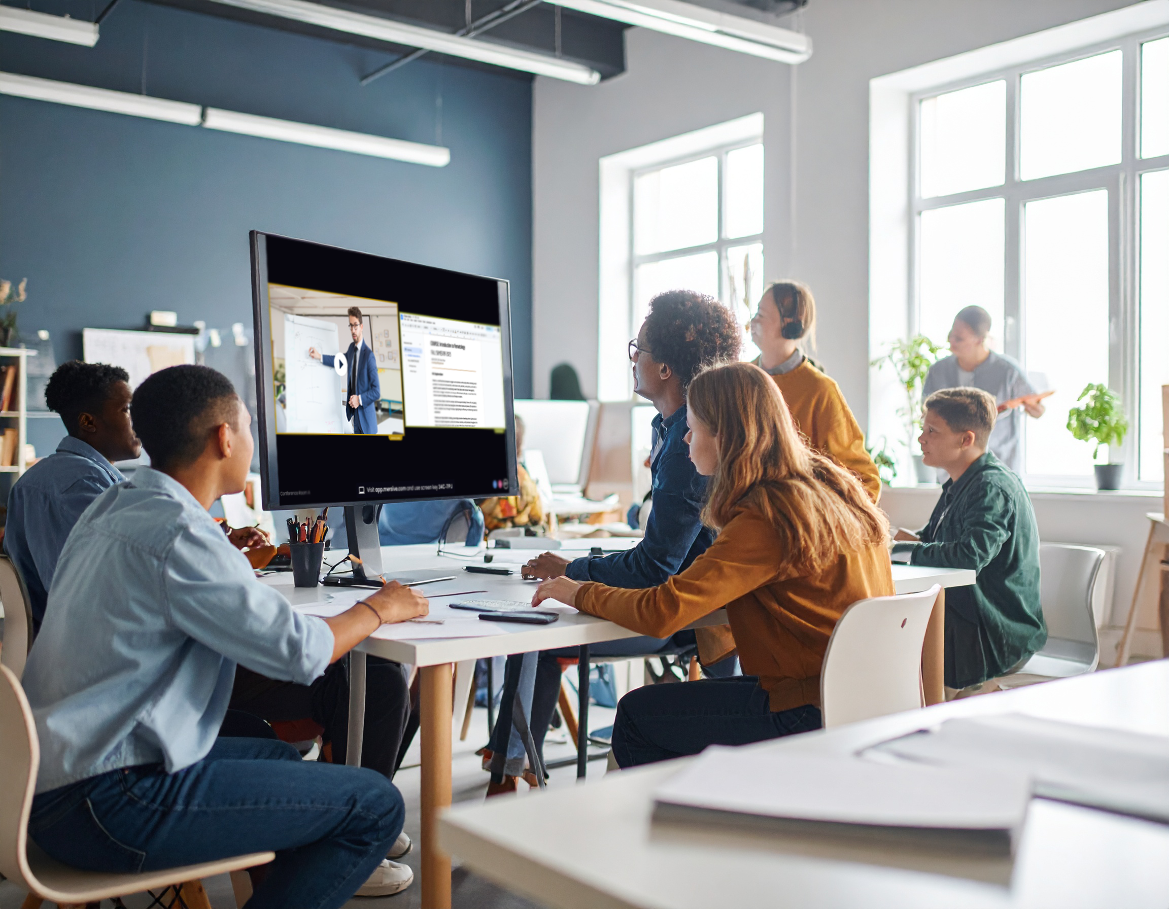 Using hybrid meetings for higher ed lectures